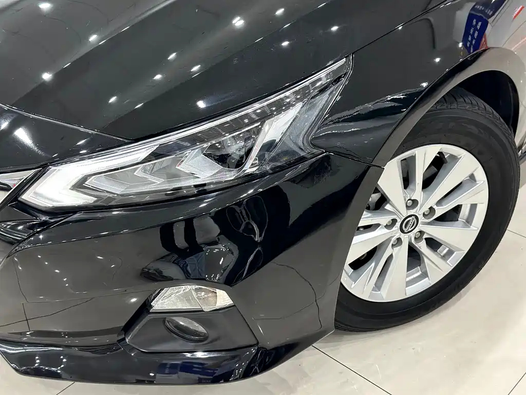 NISSAN TEANA 2019