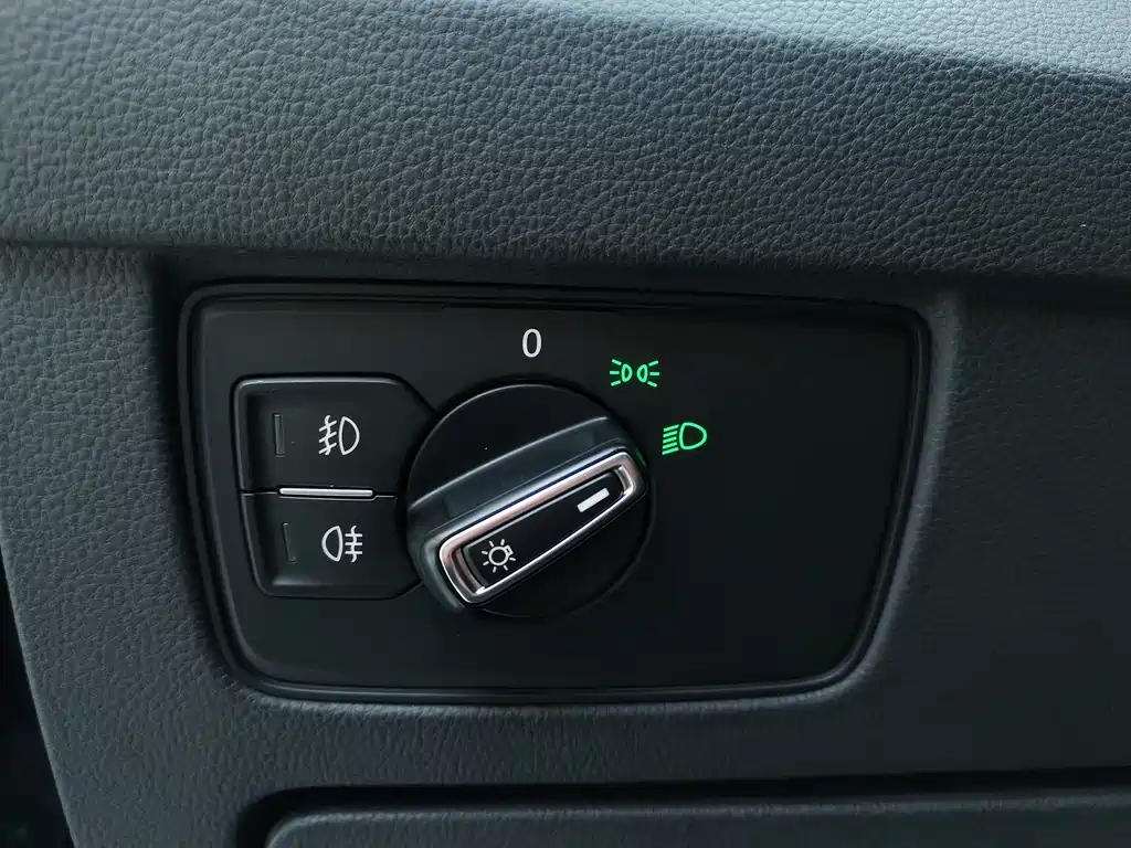 VOLKSWAGEN MAGOTAN 2018
