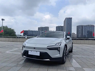 POLESTAR 4  2023