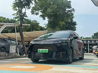 XPENG MOTORS X9