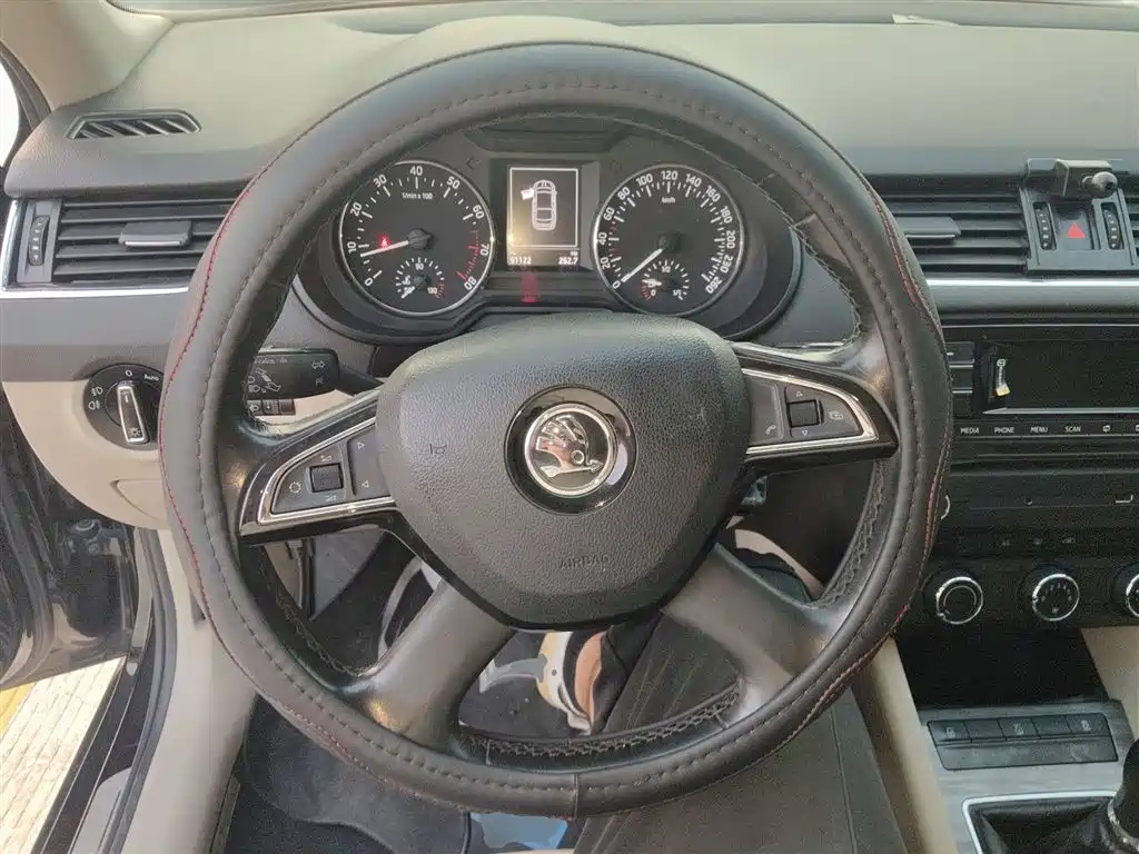 SKODA OCTAVIA 2015