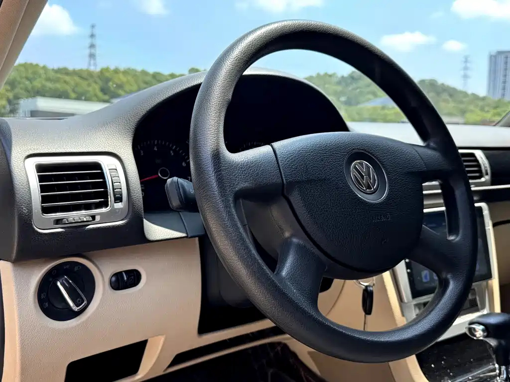 VOLKSWAGEN OTHER 2011