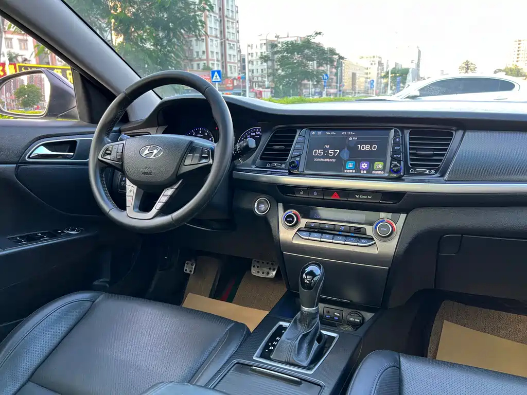 HYUNDAI MISTRA 2017
