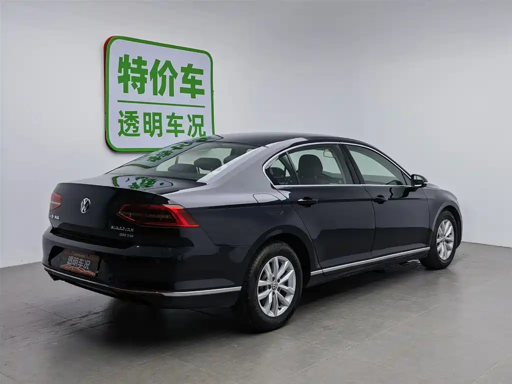 VOLKSWAGEN MAGOTAN 2019