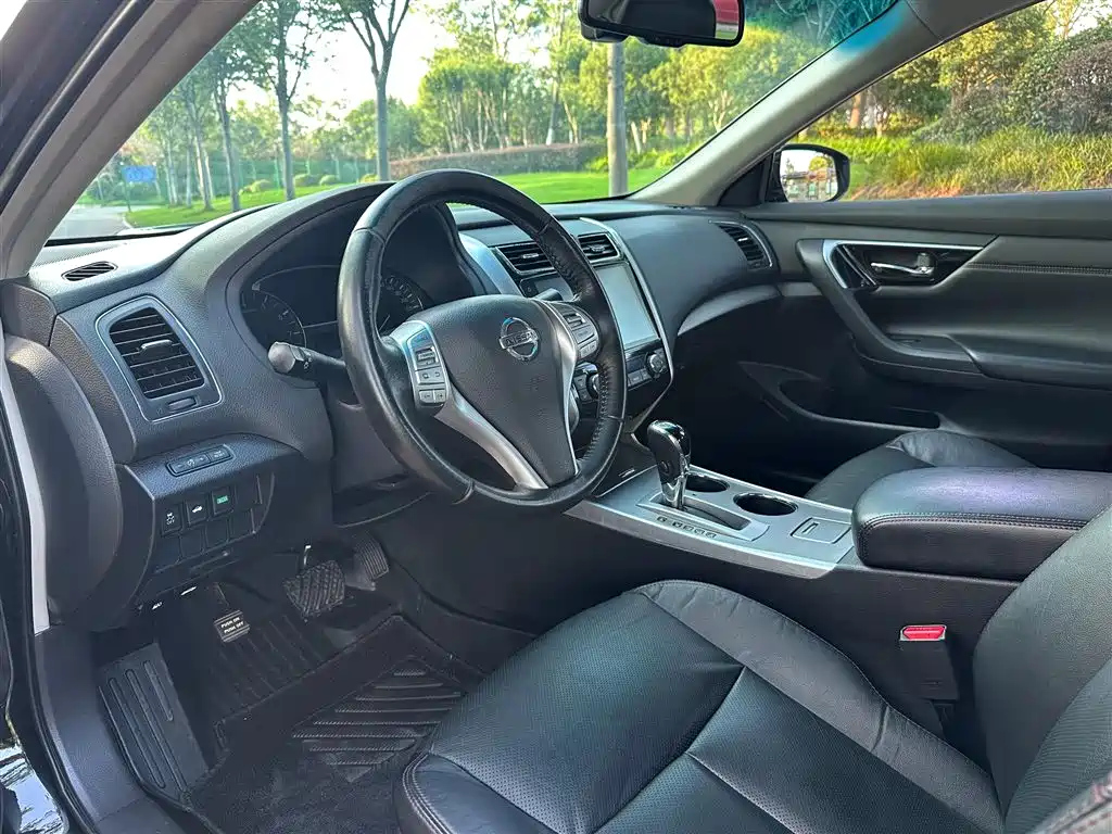 NISSAN TEANA 2018