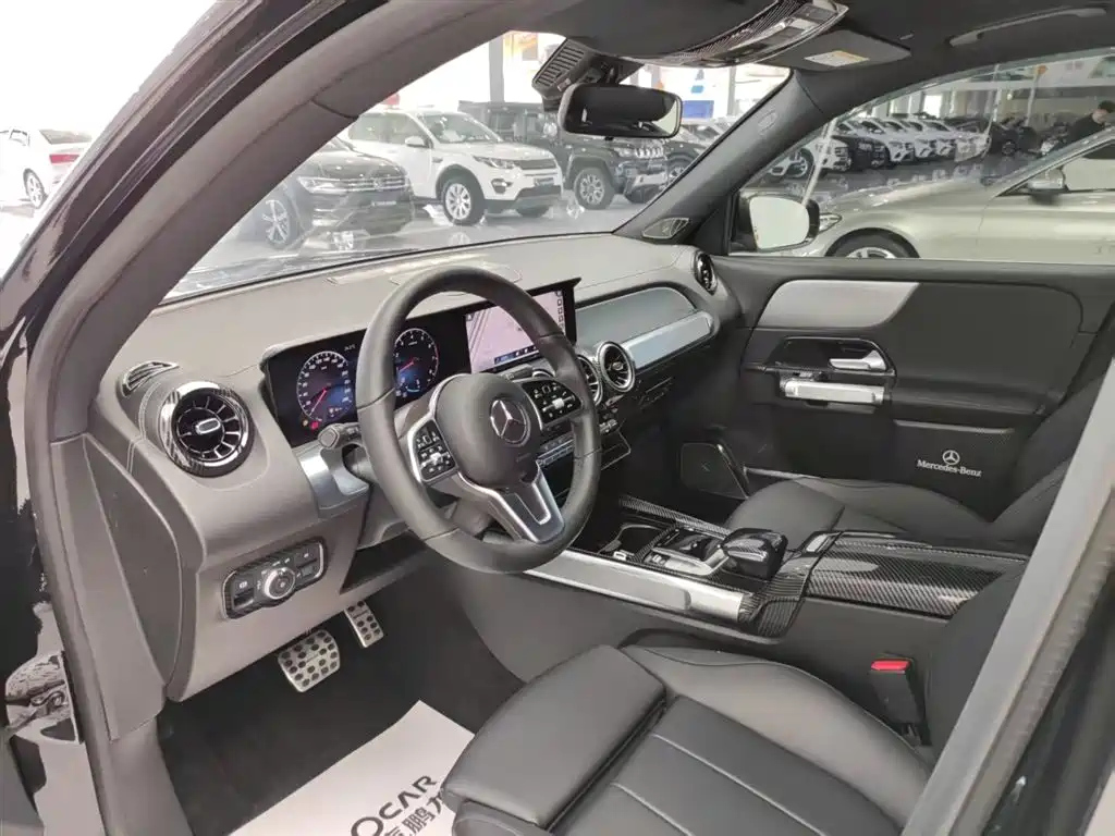 MERCEDES BENZ GLB 2023