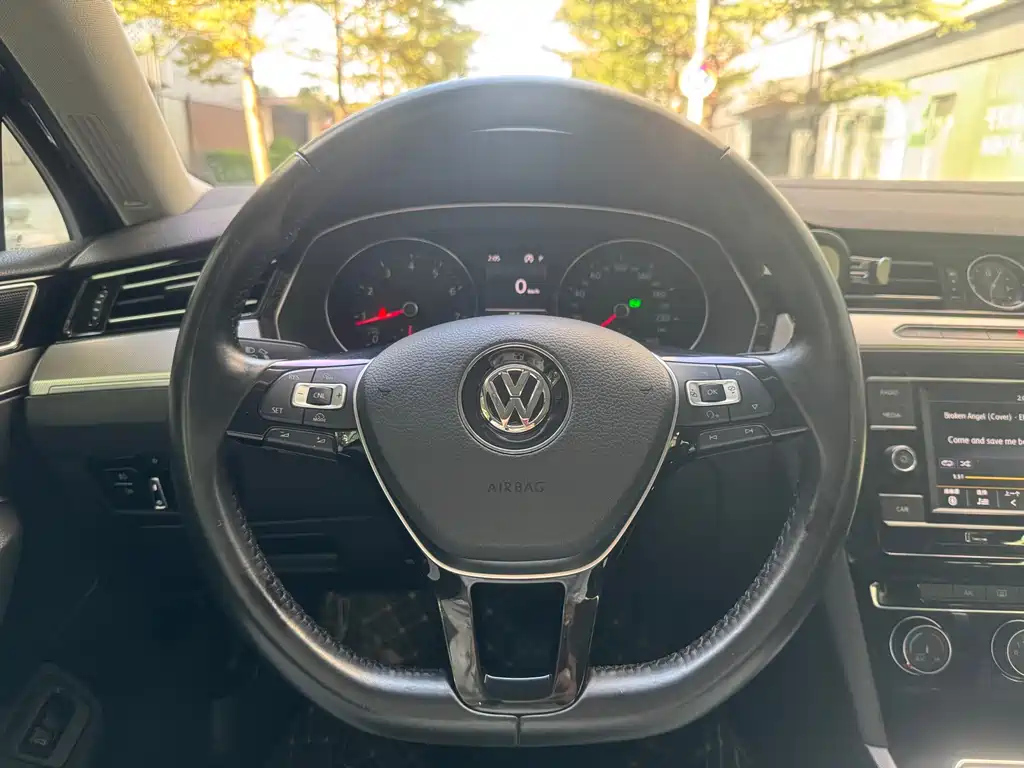 VOLKSWAGEN MAGOTAN 2017