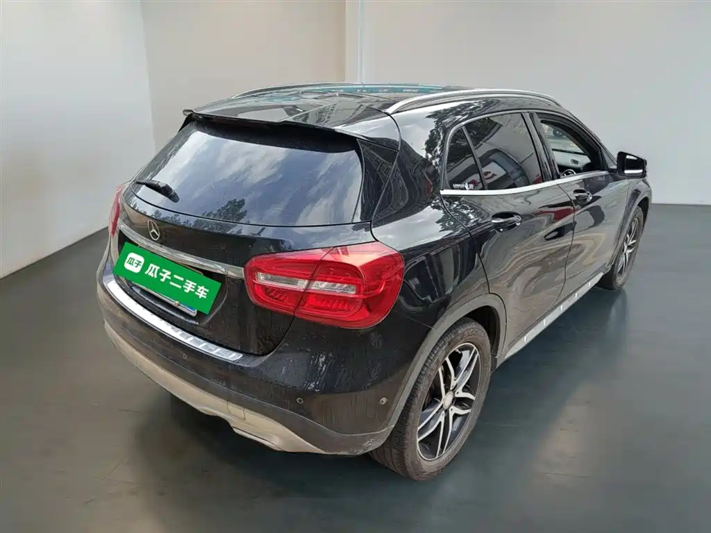 MERCEDES BENZ GLA 2015