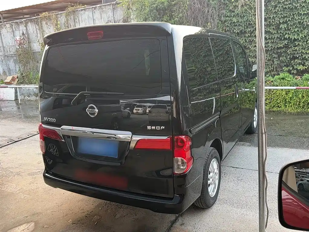 NISSAN NV200 2018