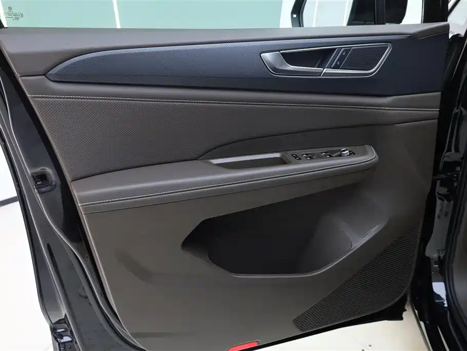 VOLKSWAGEN VILORAN 2024