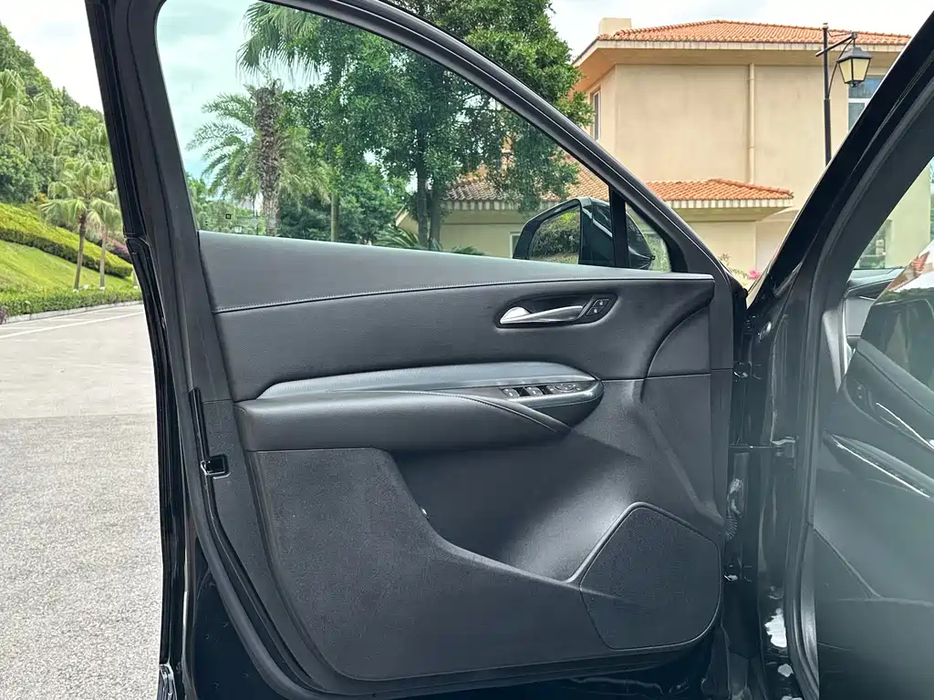 CADILLAC XT4 2021