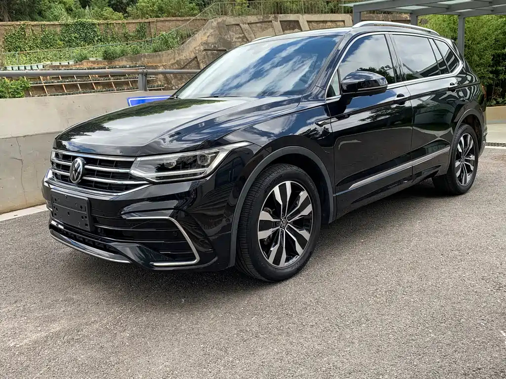 VOLKSWAGEN TIGUAN L 2023