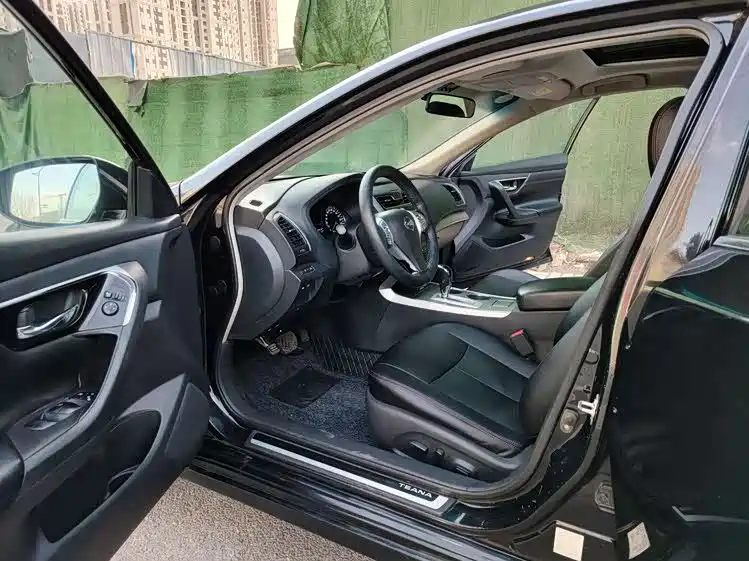 NISSAN TEANA 2016