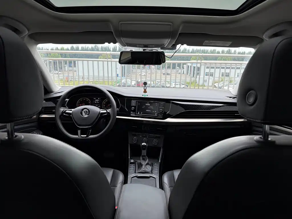 VOLKSWAGEN PASSAT 2021