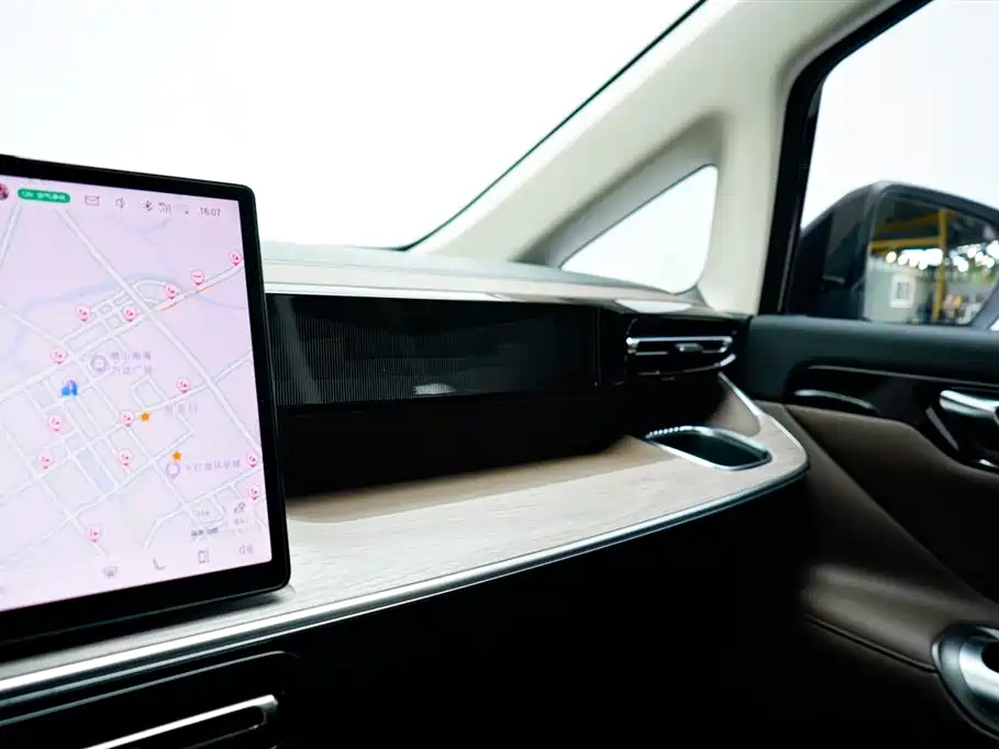 TRUMPCHI E8 NEW ENERGY 2024