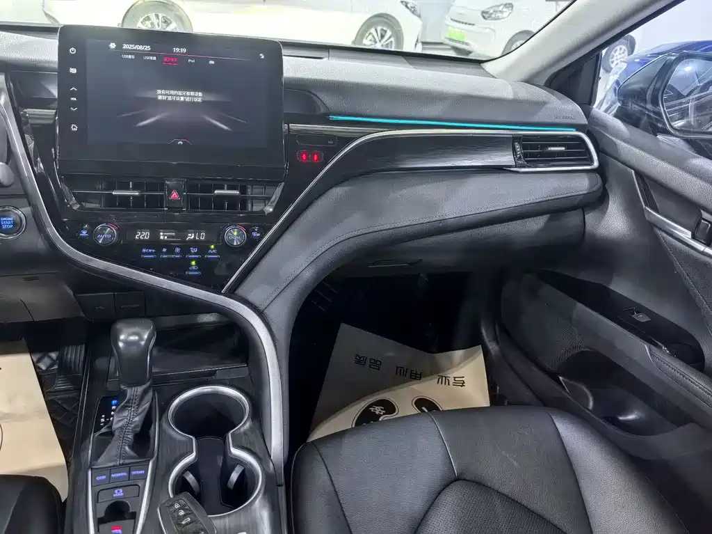 TOYOTA CAMRY 2021