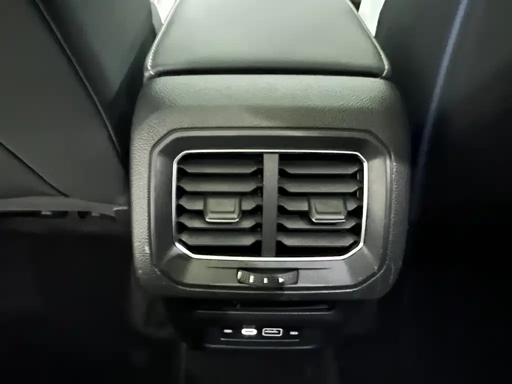 VOLKSWAGEN TIGUAN L 2025