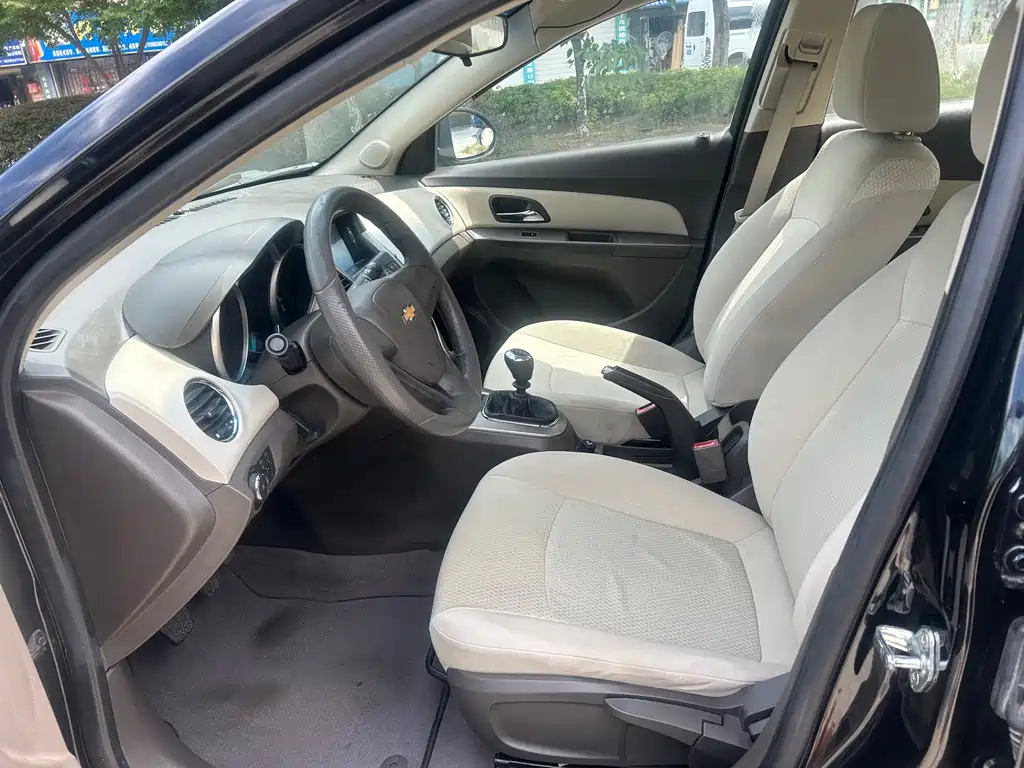 CHEVROLET CRUZE 2015