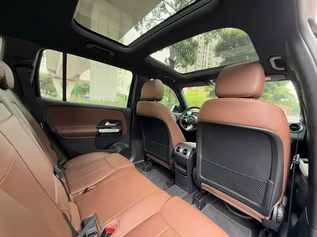 MERCEDES BENZ GLB 2023