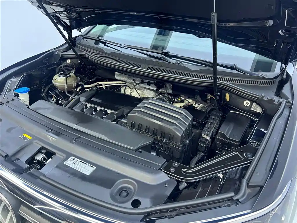 VOLKSWAGEN VILORAN 2022