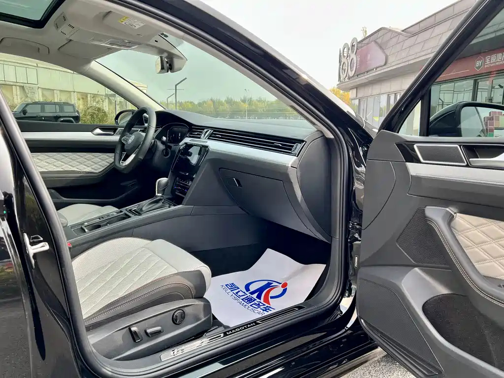 VOLKSWAGEN MAGOTAN 2025