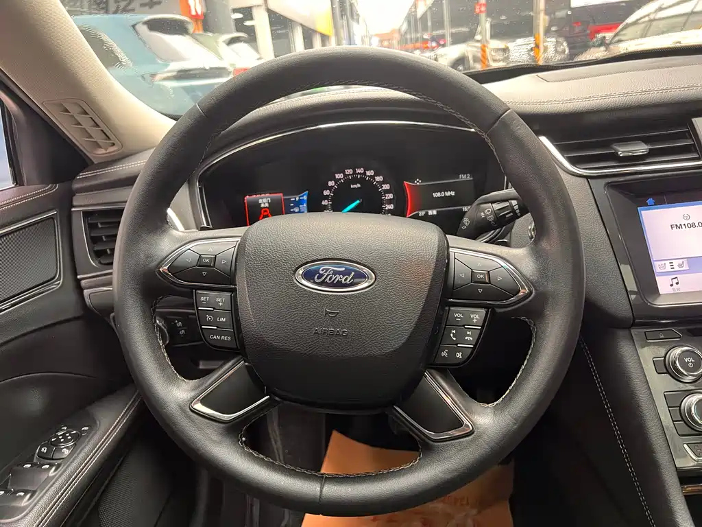 FORD TAURUS 2018