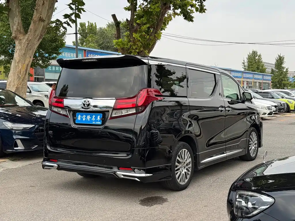 TOYOTA ALPHARD 2018