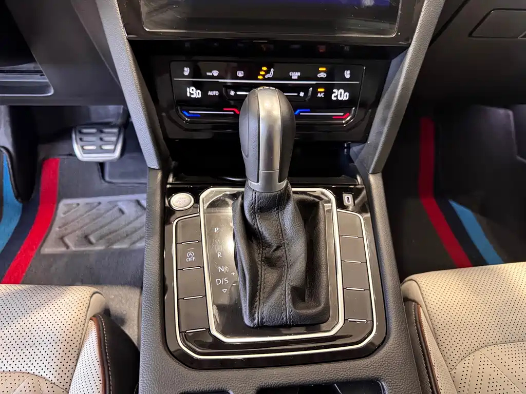 VOLKSWAGEN MAGOTAN 2025