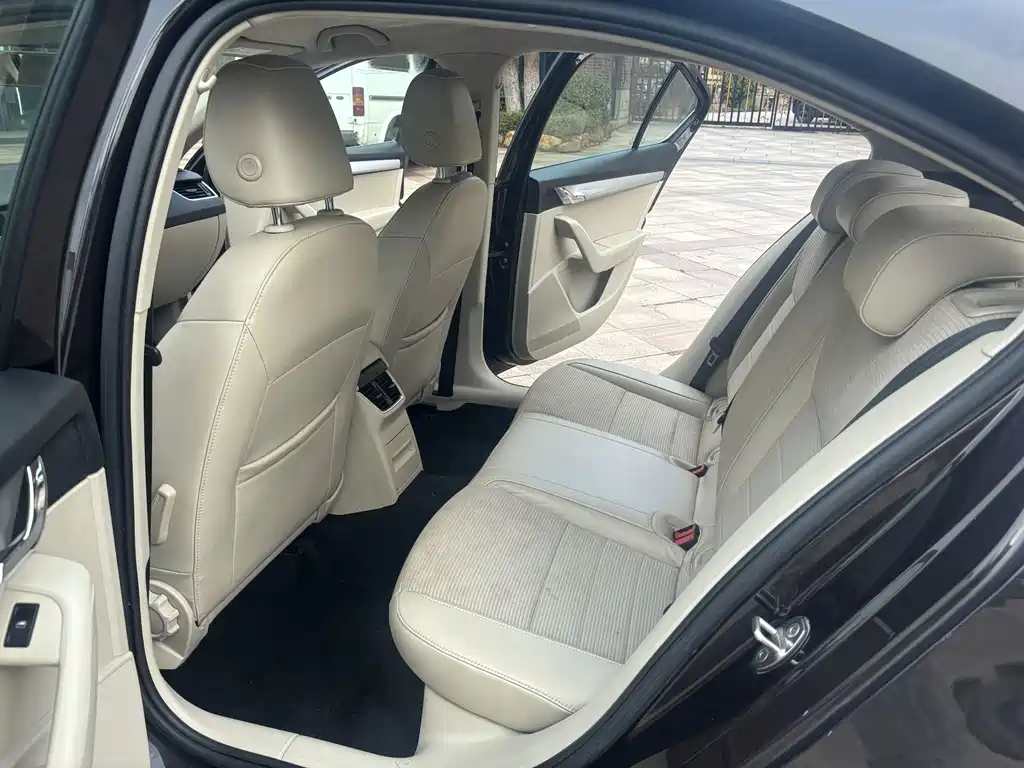 SKODA OCTAVIA 2015