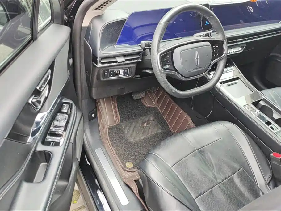 LINCOLN ADVENTURER 2023