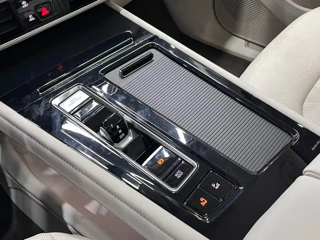 VOLKSWAGEN VILORAN 2023