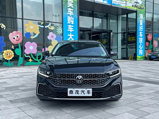 VOLKSWAGEN PASSAT 2024