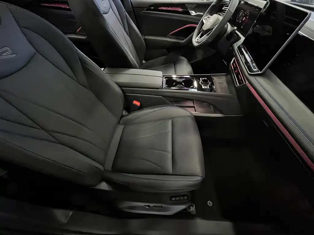 VOLKSWAGEN TIGUAN L 2025