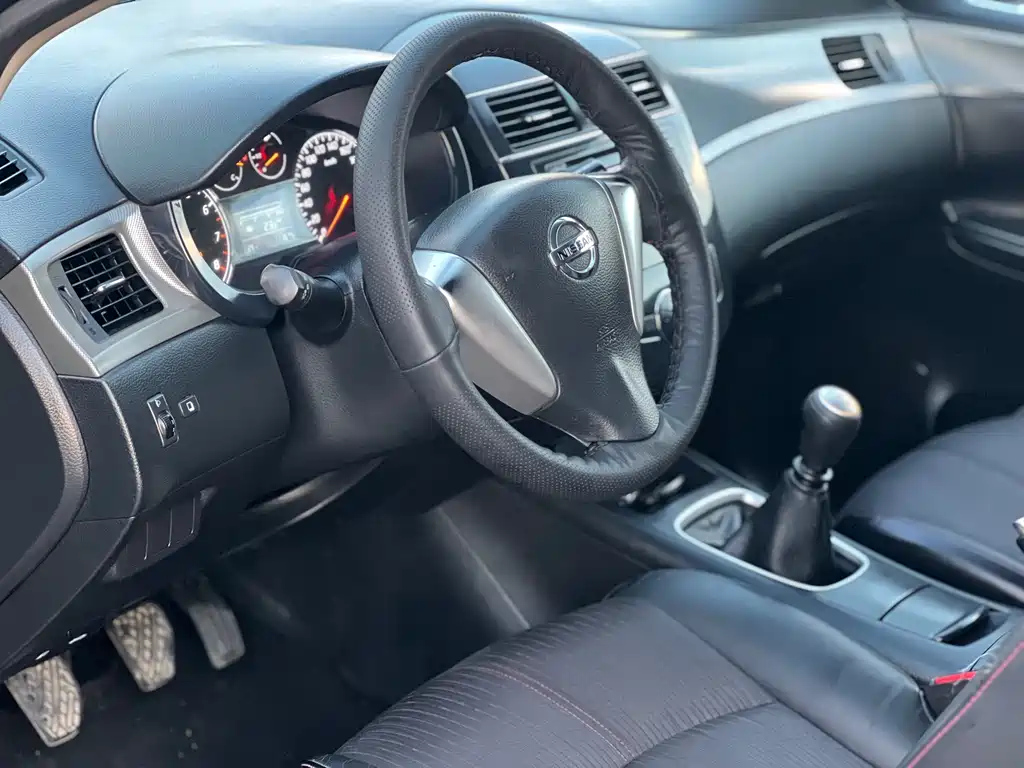 NISSAN TIIDA TIIDA 2011