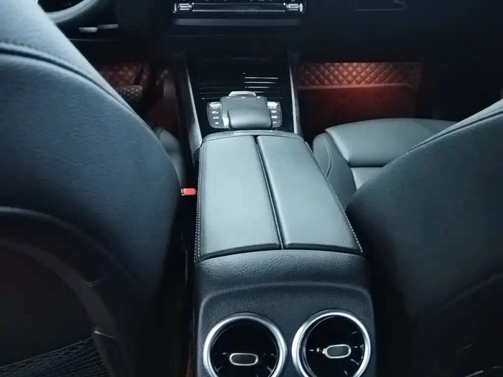 MERCEDES BENZ GLB 2020