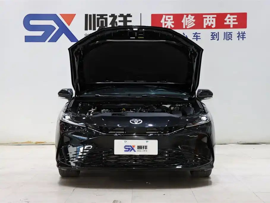 TOYOTA CAMRY 2025
