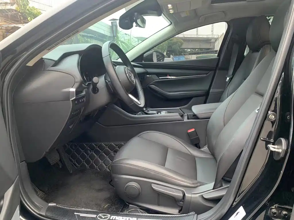 MAZDA 3 AXELA 2023