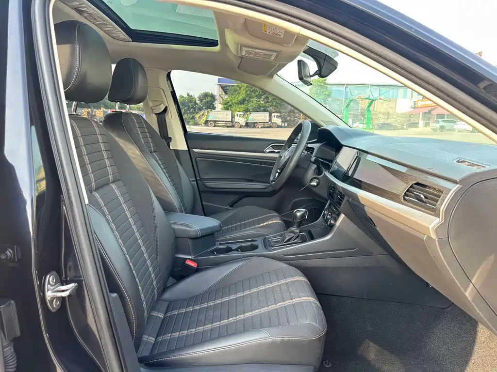 VOLKSWAGEN LAVIDA 2022
