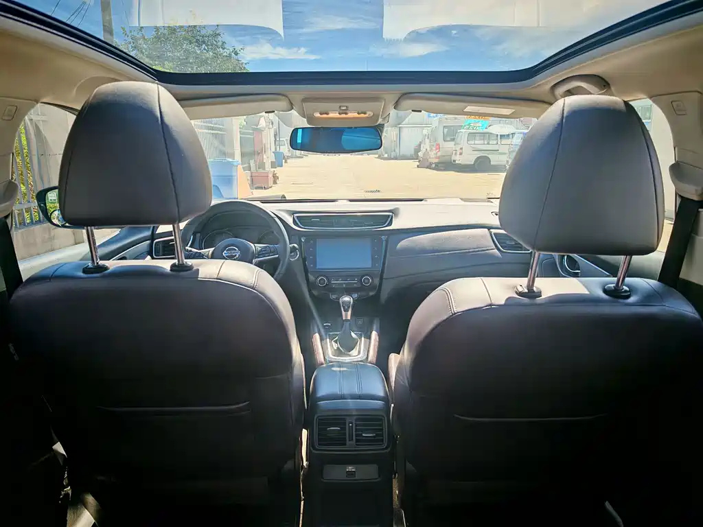NISSAN QASHQAI 2019