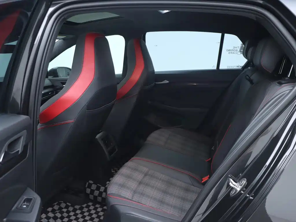 VOLKSWAGEN GOLF GTI 2023