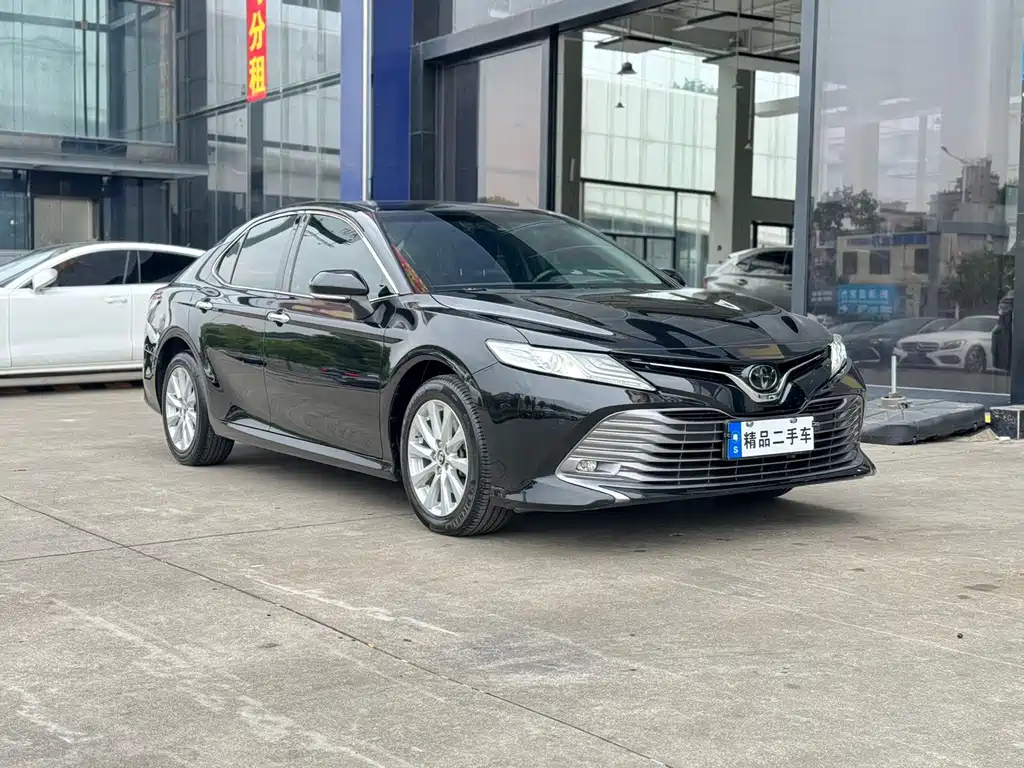TOYOTA CAMRY 2019