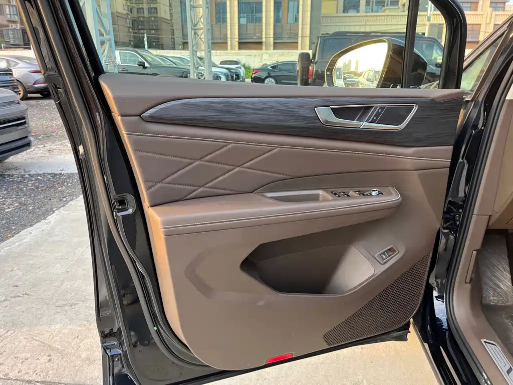 VOLKSWAGEN VILORAN 2024