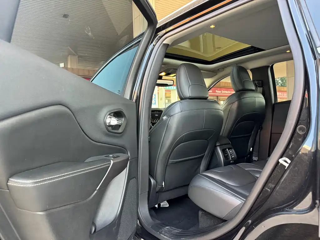 JEEP CHEROKEE 2020