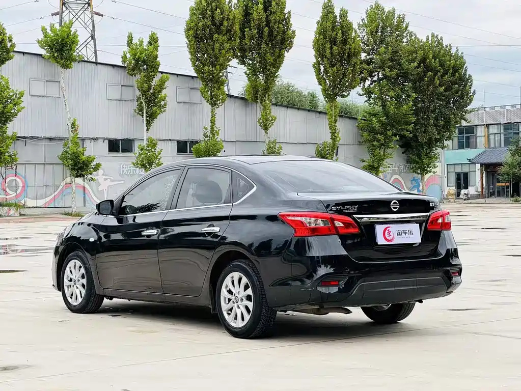 NISSAN SYLPHY 2019