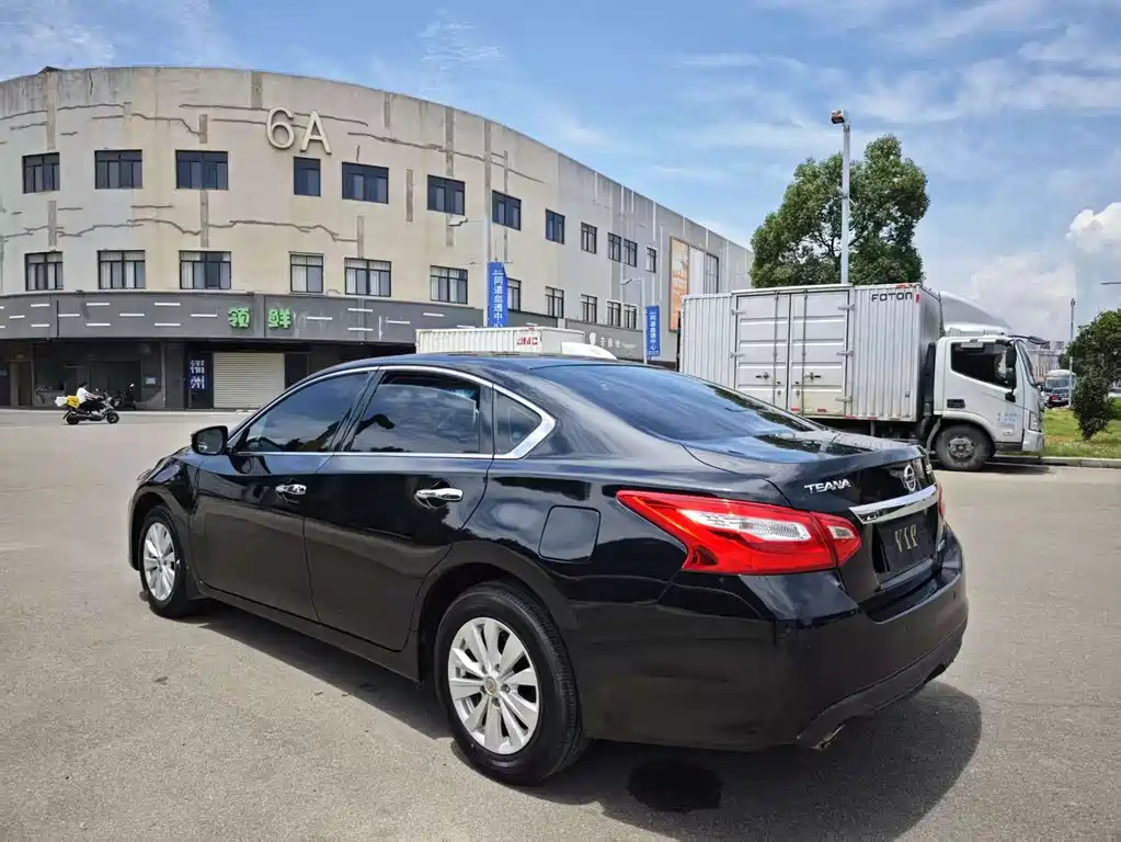 NISSAN TEANA 2016