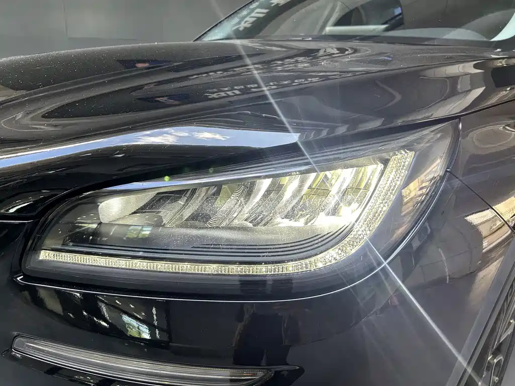 LINCOLN ADVENTURER 2022