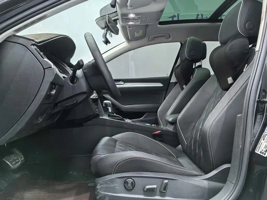 VOLKSWAGEN MAGOTAN GTE PLUG IN HYBRID 2021