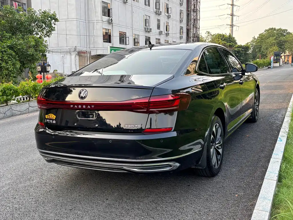 VOLKSWAGEN PASSAT 2022