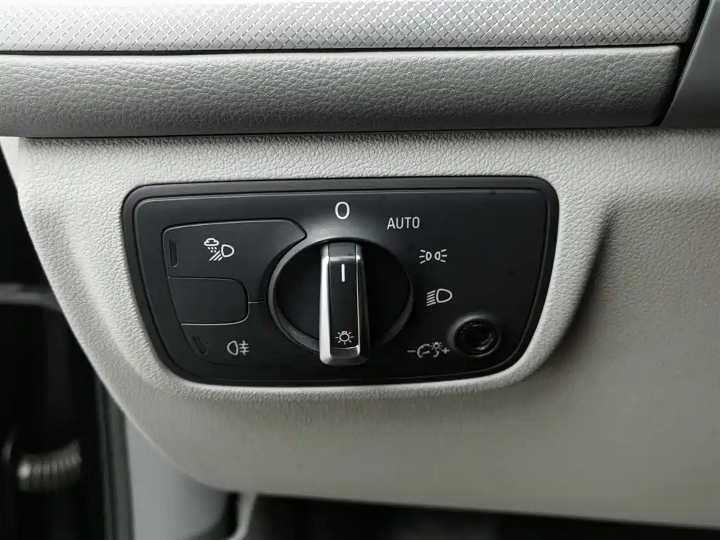 AUDI A6L 2014