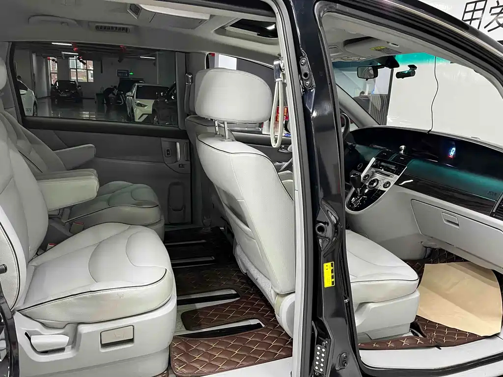 LUXGEN BIG 7 MPV 2016